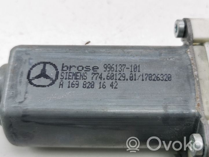 Mercedes-Benz B W245 Priekinis varikliukas langų pakėlėjo A1698201642