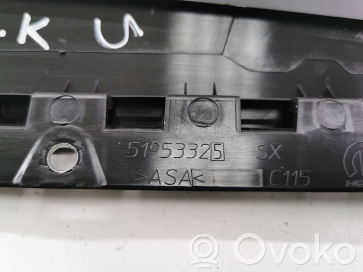 51953325 Jeep Renegade Front door glass trim molding, 14.99 € | RRR 