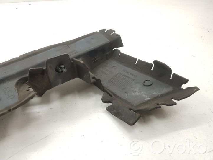 Citroen C4 Grand Picasso Wlot / Kanał powietrza intercoolera 9677015280