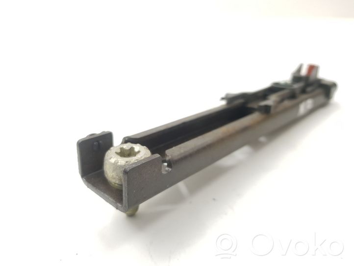 Citroen C8 Rail de réglage hauteur de ceinture de sécurité 9623105380