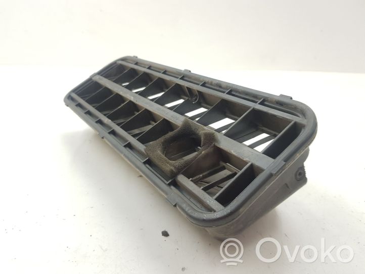 BMW 7 E65 E66 Quarter panel pressure vent 8386133