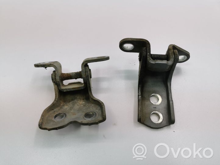 Toyota Avensis T250 Set di cerniere portiera anteriore 