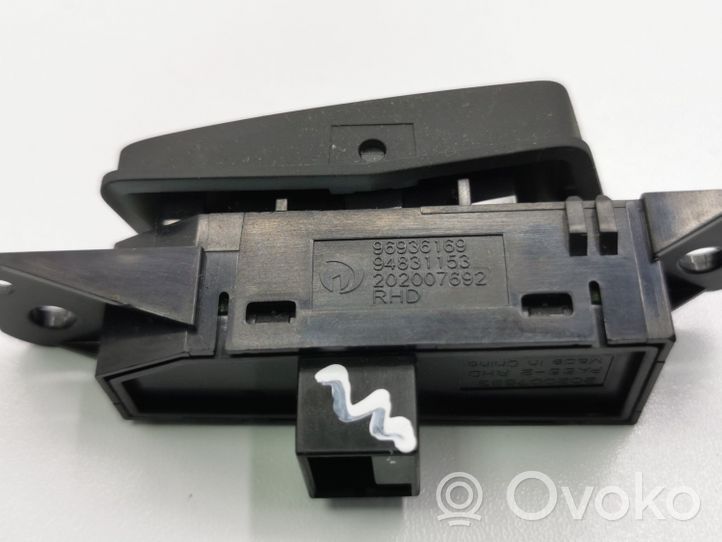 Chevrolet Orlando Central locking switch button 96936169