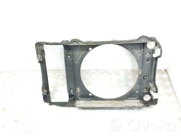 Audi A2 Convogliatore ventilatore raffreddamento del radiatore 8Z0121207B