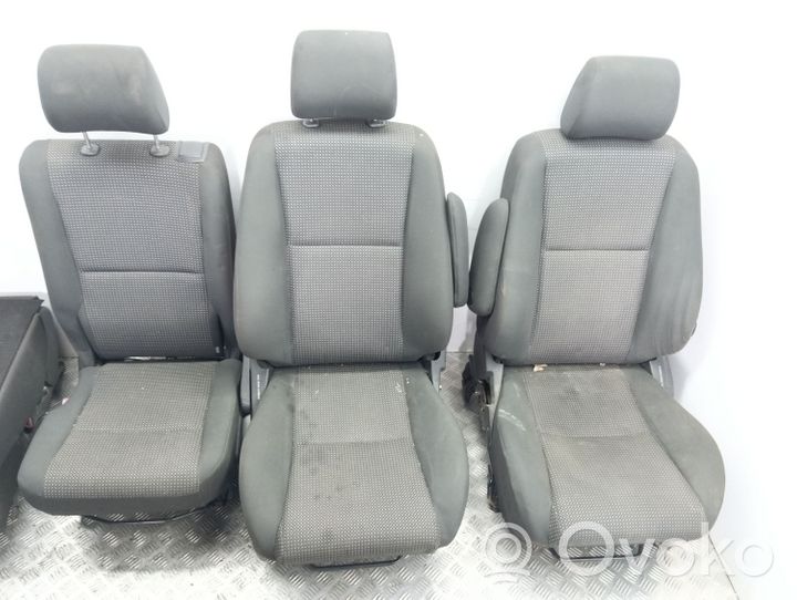 Toyota Corolla Verso AR10 Set sedili 