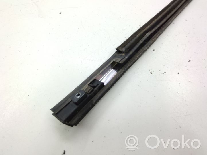 Chevrolet Captiva Rivestimento modanatura del vetro della portiera anteriore 