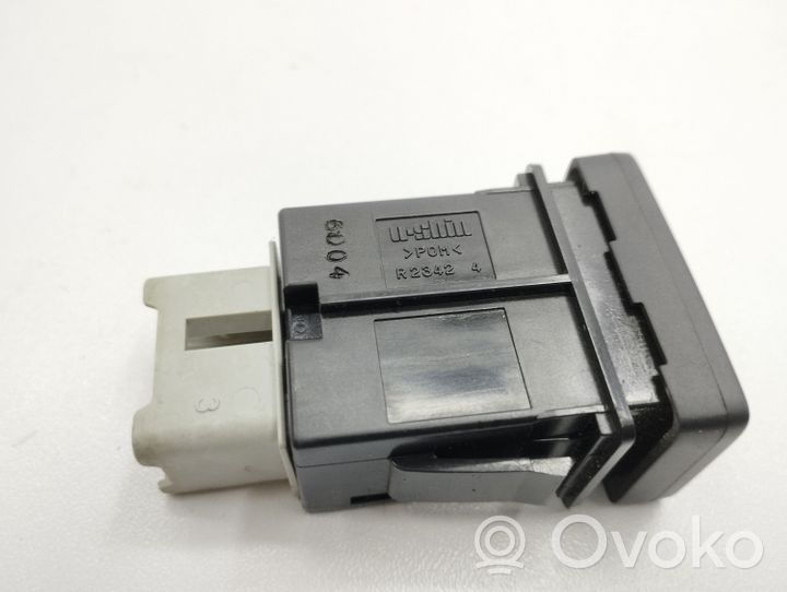 Suzuki Grand Vitara II Interior lighting switch R23424