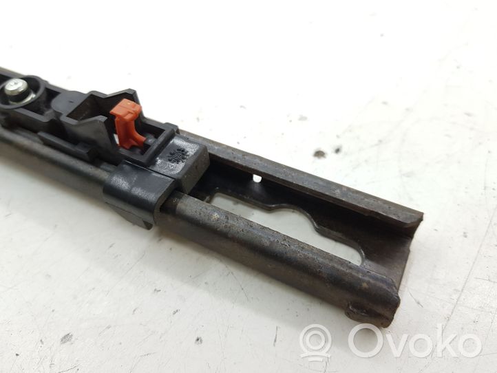 Peugeot 307 Rail de réglage hauteur de ceinture de sécurité 7371C8103