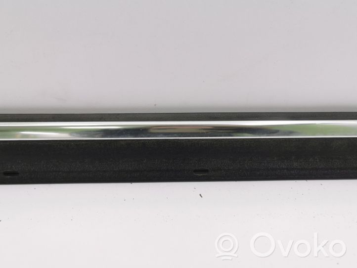 Audi A6 S6 C5 4B Moulures des vitres de la porte avant 