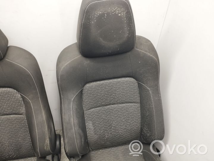 Toyota Auris E180 Set interni 