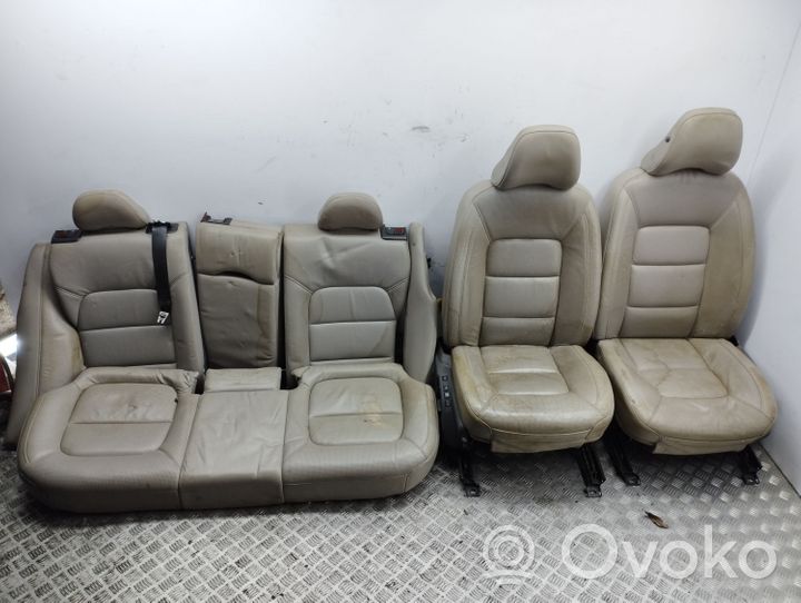 Volvo V70 Set interni 