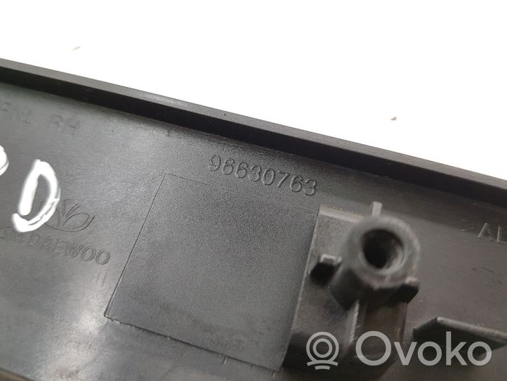 Chevrolet Captiva Altro elemento di rivestimento della portiera anteriore 96630763