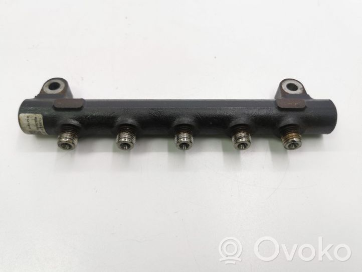 Opel Antara Kraftstoffverteiler Einspritzleiste Verteilerrohr 96868901