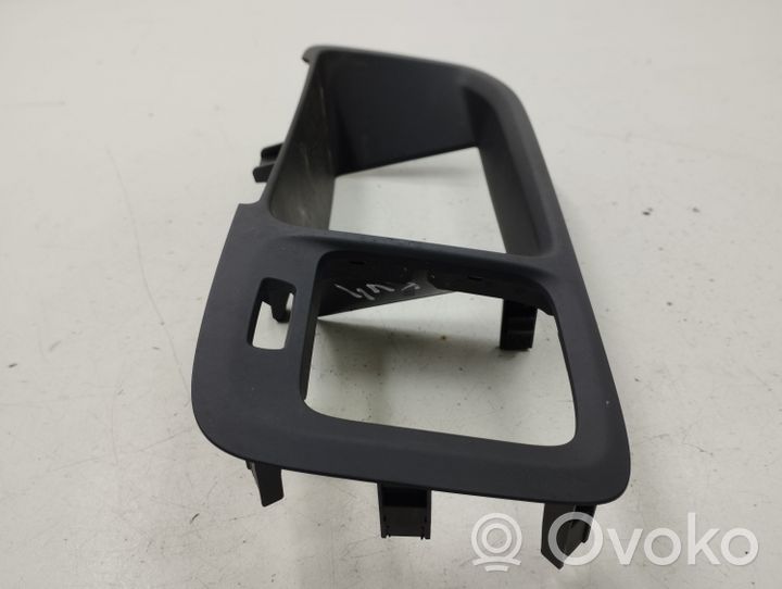 Volvo S60 Radio/GPS head unit trim 30791675