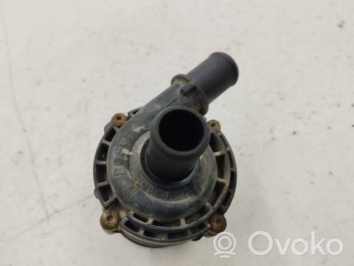 Nissan X-Trail T31 Pompe à eau de liquide de refroidissement 0392023015