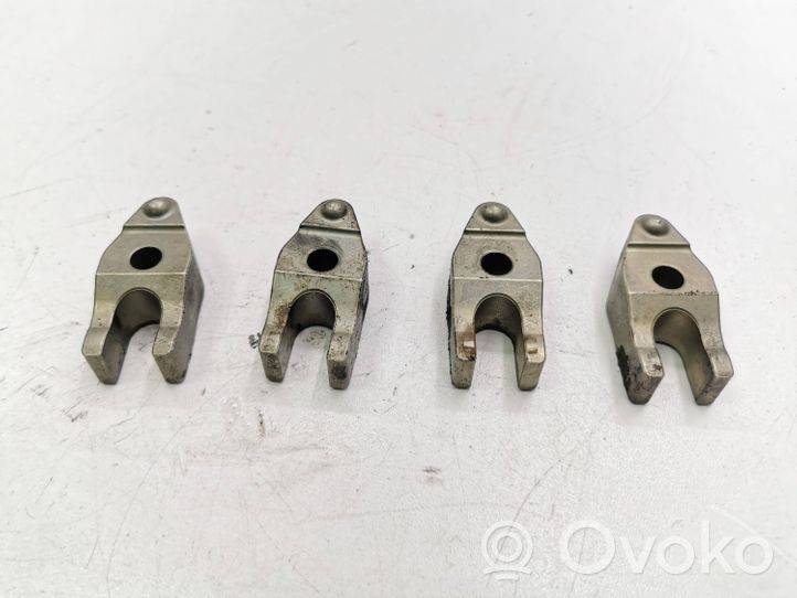 Toyota Auris E180 Support de pince d'injecteur de carburant 