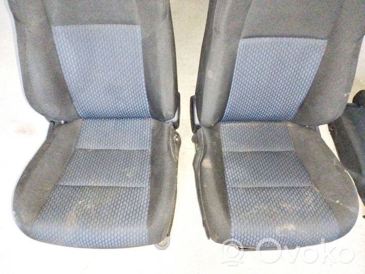 Toyota Auris E180 Set interni 