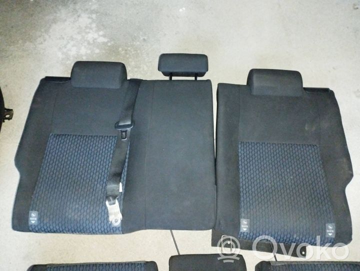 Toyota Auris E180 Set interni 