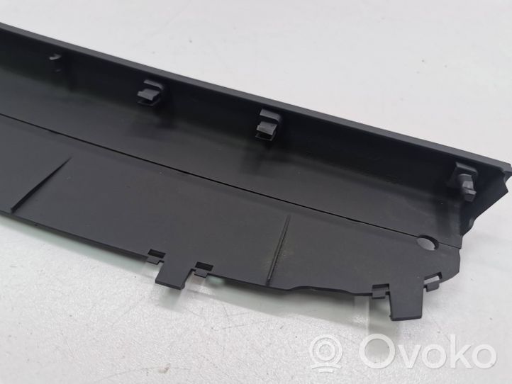 Audi A4 S4 B7 8E 8H Rivestimento per maniglia portiera posteriore 8K2867585A