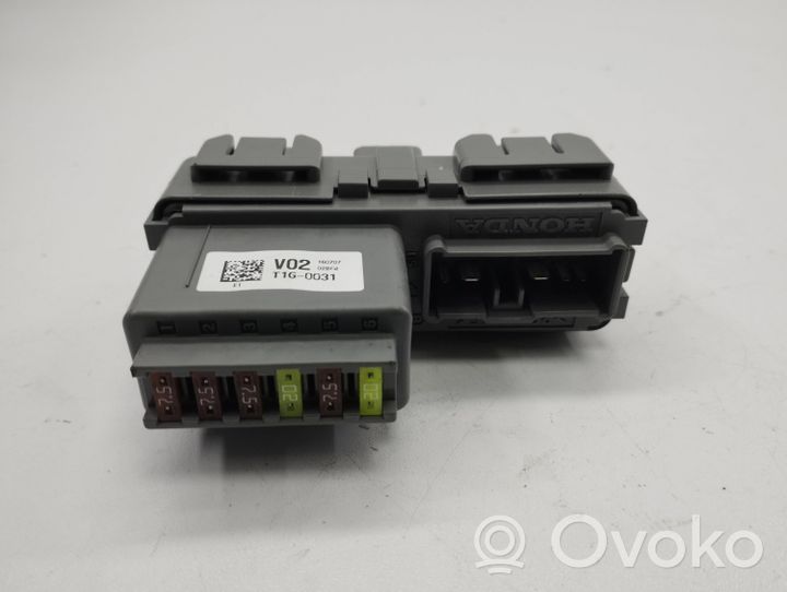 Honda CR-V Module de fusibles V02T1G0031