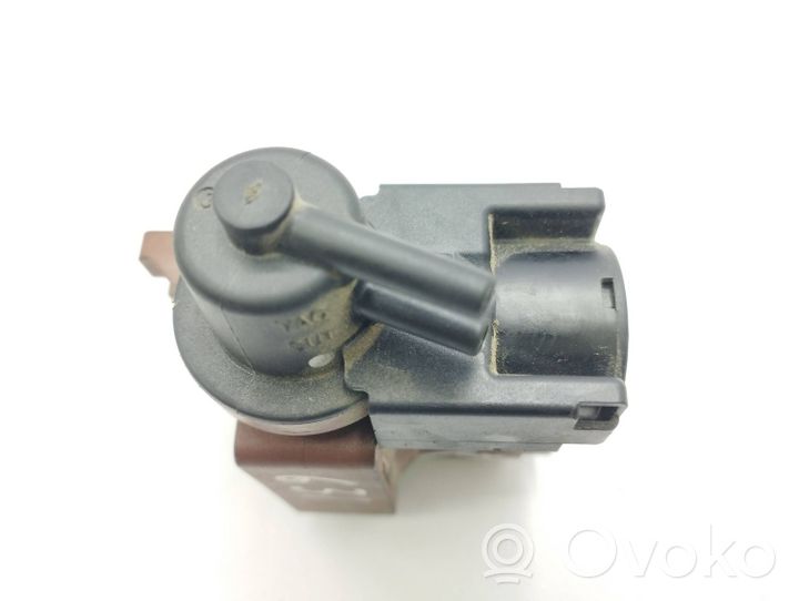 Ford Kuga II Convogliatore ventilatore raffreddamento del radiatore 6G909E882CB