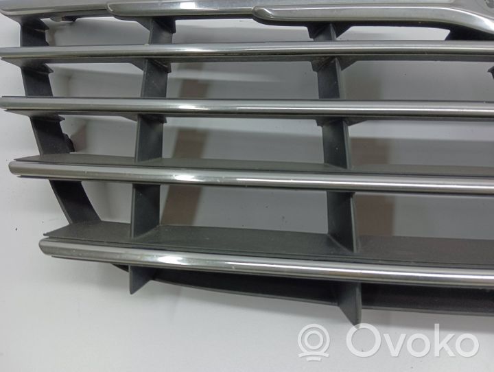 Chrysler Voyager Front bumper upper radiator grill 04857804AB