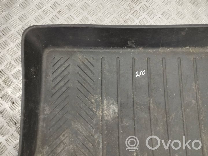 Ford Kuga I Doublure de coffre arrière, tapis de sol 