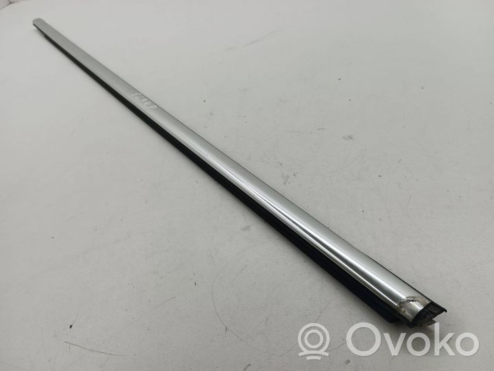 Volvo S60 Rivestimento modanatura del vetro della portiera anteriore 