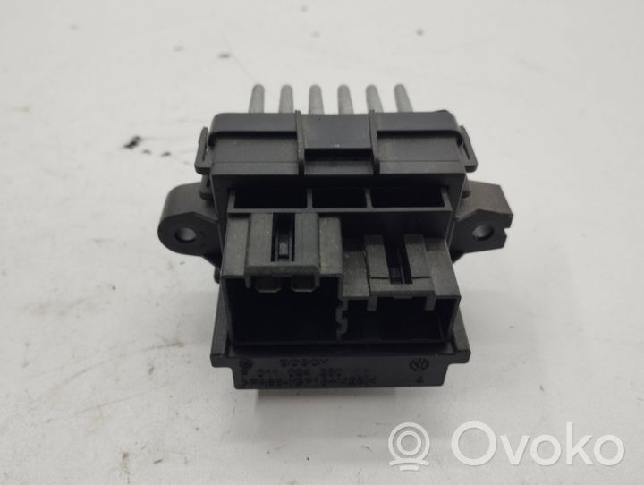 Chrysler Voyager Rezystor / Opornik dmuchawy nawiewu F011500052