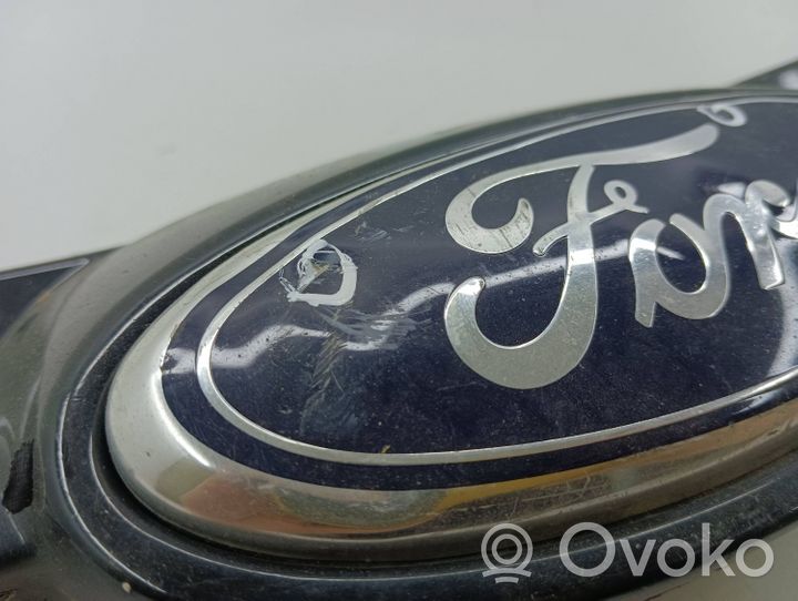 Ford Focus Maskownica / Grill / Atrapa górna chłodnicy BM518A133CJ