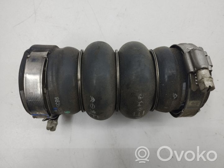 Opel Mokka B Tube d'admission de tuyau de refroidisseur intermédiaire 9835737580