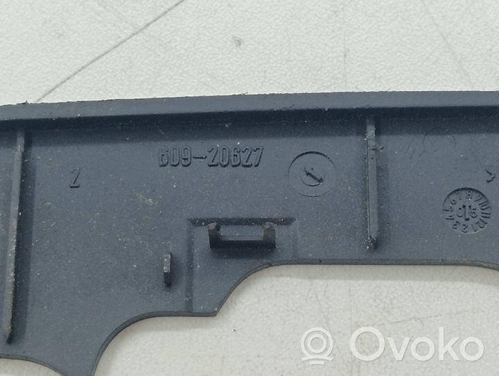 Mercedes-Benz B W245 Rivestimento in plastica cornice della leva del cambio 60920627