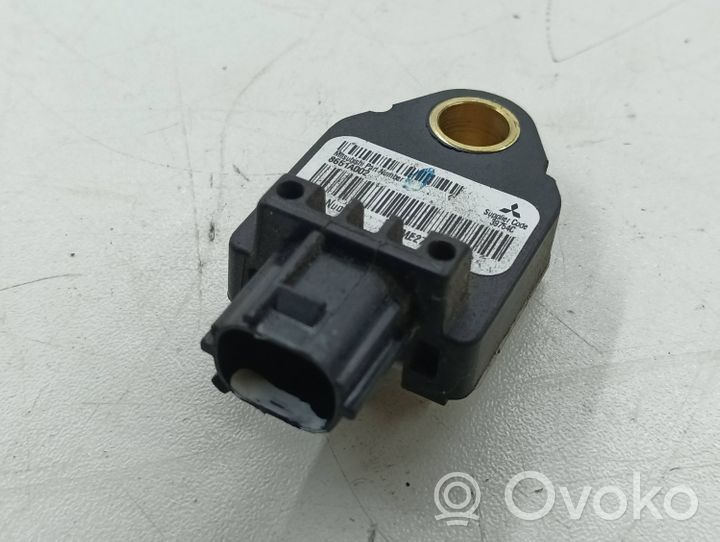 Peugeot 4007 Airbagsensor Crashsensor Drucksensor 8651A002