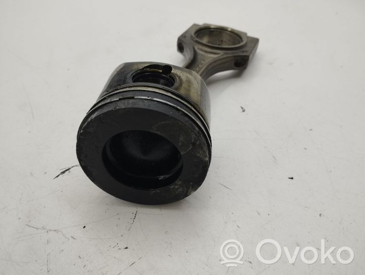 Toyota Avensis T270 Piston avec bielle 250615