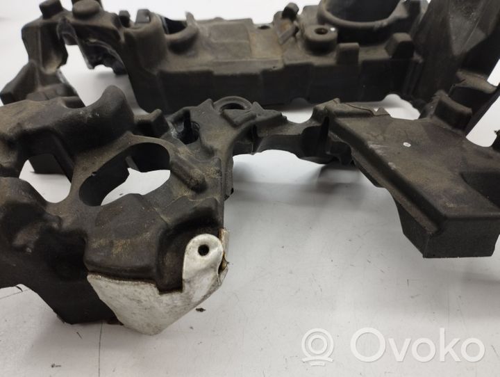 Ford Focus Paracalore nel vano motore H6BG9U550AE