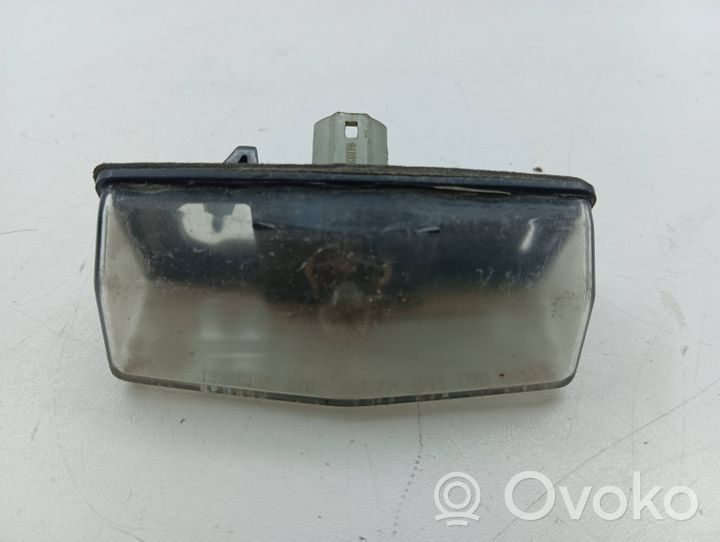 Toyota Prius (XW20) Lampa oświetlenia tylnej tablicy rejestracyjnej E130551