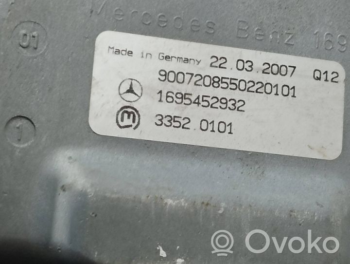 Mercedes-Benz A W169 Ohjauspyörän akseli 1695452932