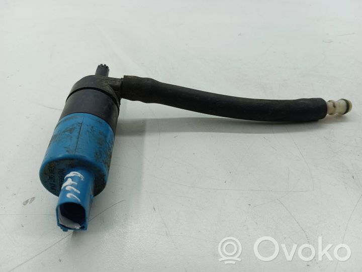 Volkswagen PASSAT B6 Žibintų apiplovimo skysčio siurbliukas 3B7955681