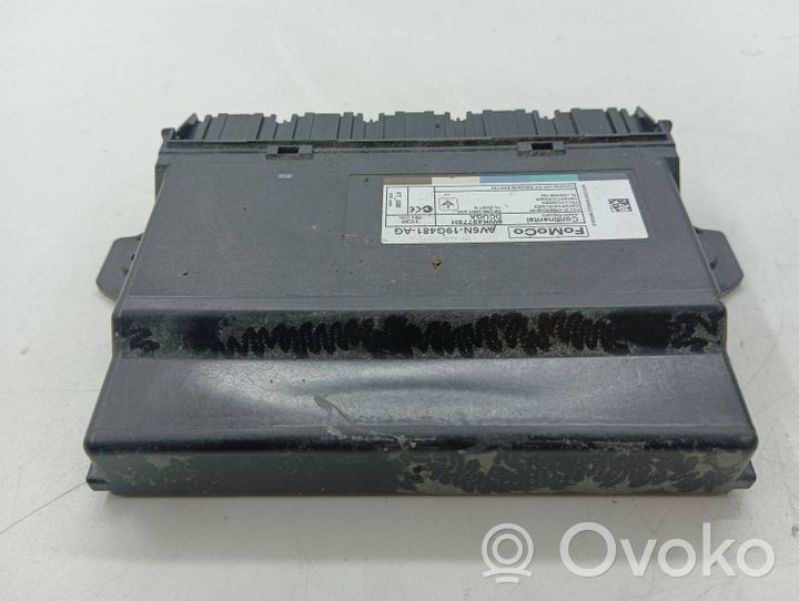 Ford Focus Oven keskuslukituksen ohjausyksikön moduuli AV6N19G481