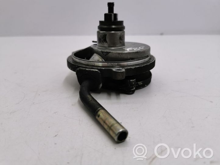 Mercedes-Benz A W168 Alipainepumppu A6682300165