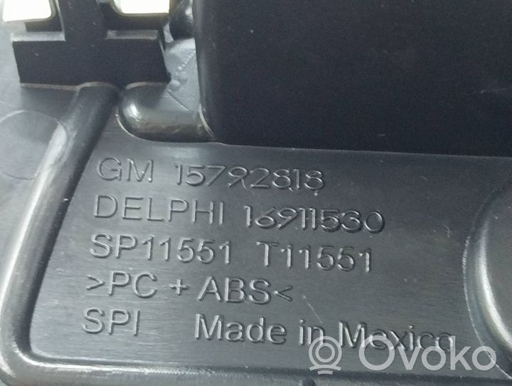 Saab 9-7X Dysze / Kratki środkowego nawiewu deski rozdzielczej 15792818