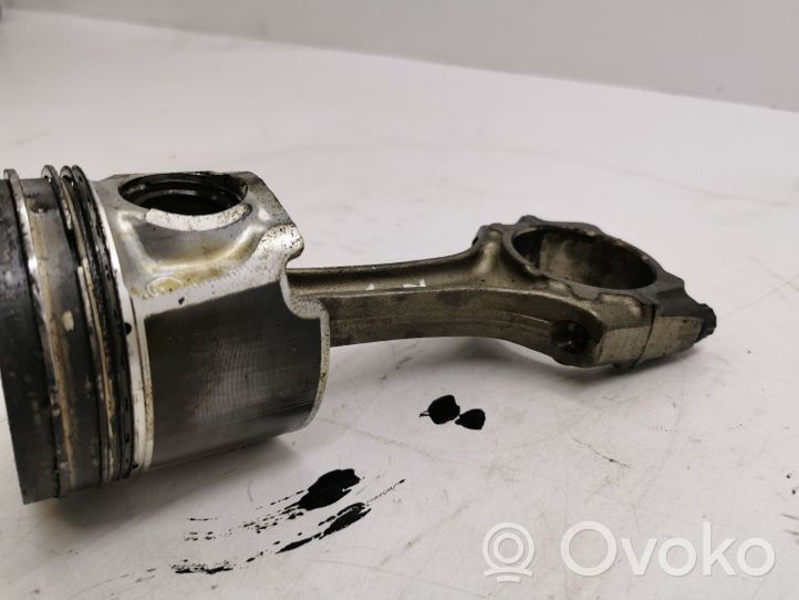 Toyota RAV 4 (XA20) Piston avec bielle 