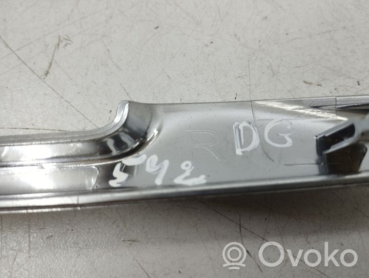 Volvo S60 Baguette moulure de porte arrière 8635882