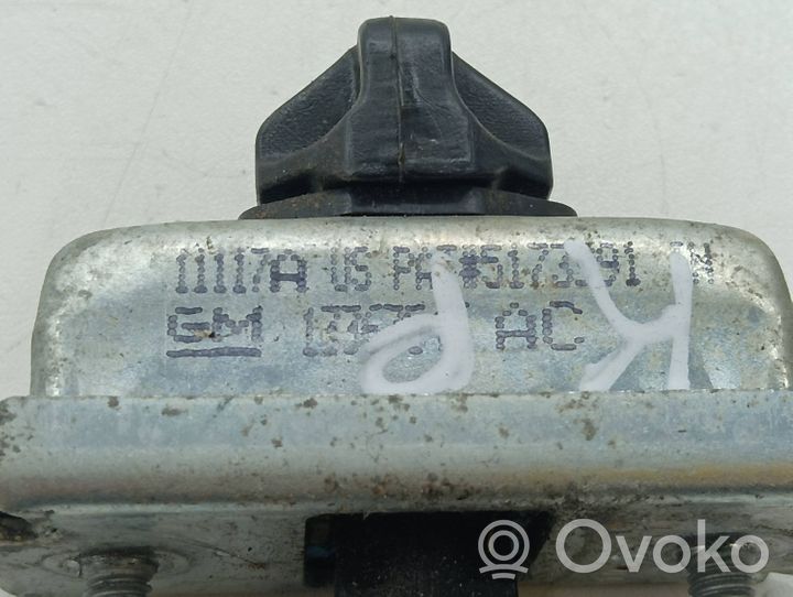 Opel Astra J Cerniera finecorsa della portiera anteriore 13363546