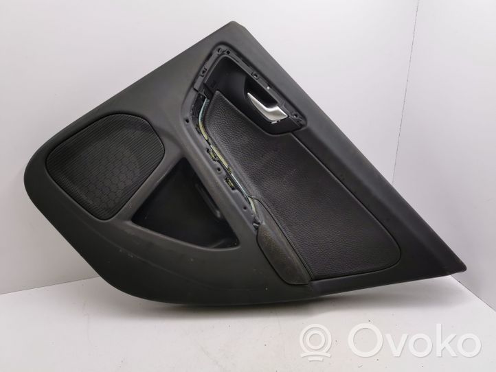 Volvo S60 Moldura del tarjetero de la puerta trasera 8635883