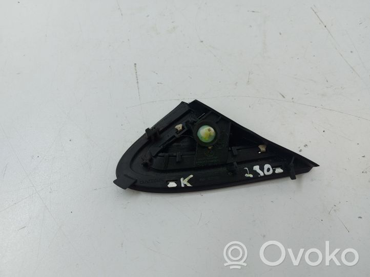 Volvo V40 Moulure de vitre de la porte avant 31349229