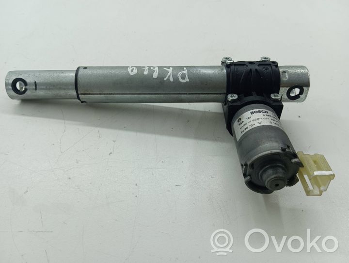 BMW 5 F10 F11 Motorino di regolazione del sedile 0390204068