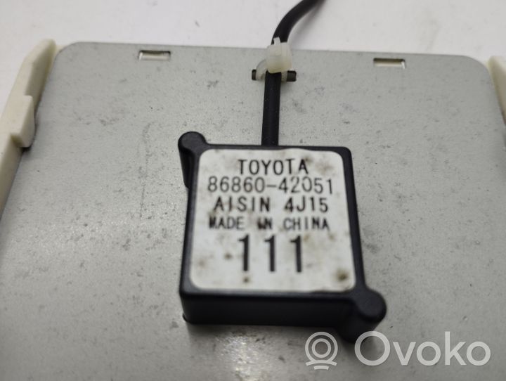 Toyota RAV 4 (XA40) Antenne GPS 8686042051