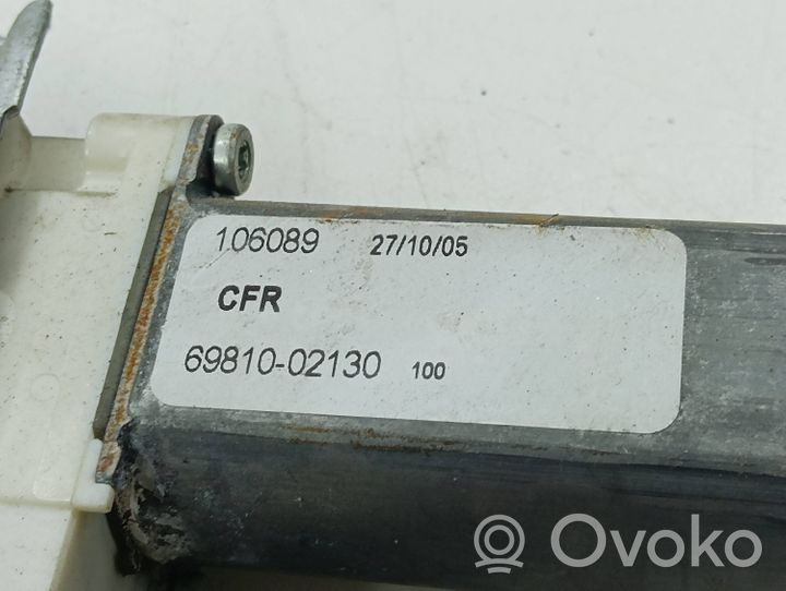 Toyota Corolla E120 E130 Elektryczny podnośnik szyby drzwi przednich 681002130