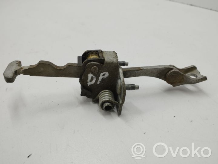 Opel Vectra C Front door check strap stopper 09229749